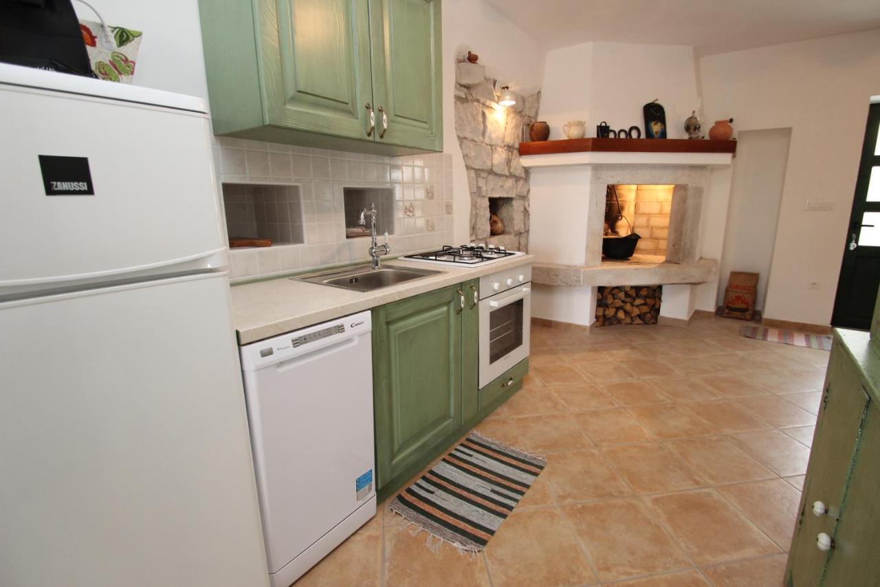 Holiday Home Vinkovic โปเรช ภายนอก รูปภาพ