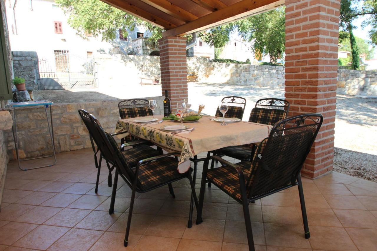 Holiday Home Vinkovic โปเรช ภายนอก รูปภาพ