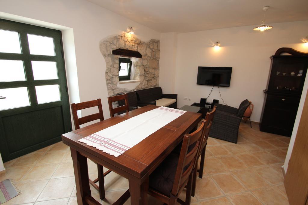 Holiday Home Vinkovic โปเรช ภายนอก รูปภาพ