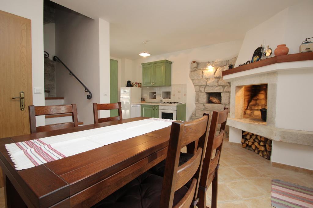 Holiday Home Vinkovic โปเรช ภายนอก รูปภาพ